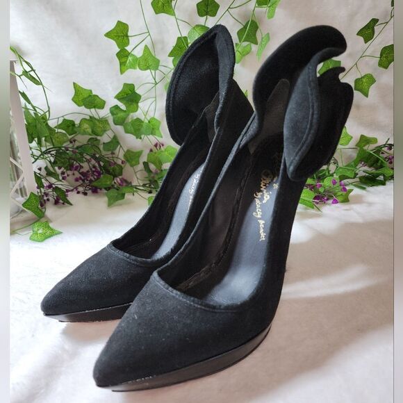 Alice & Olivia Suede Heels - Picture 3 of 14